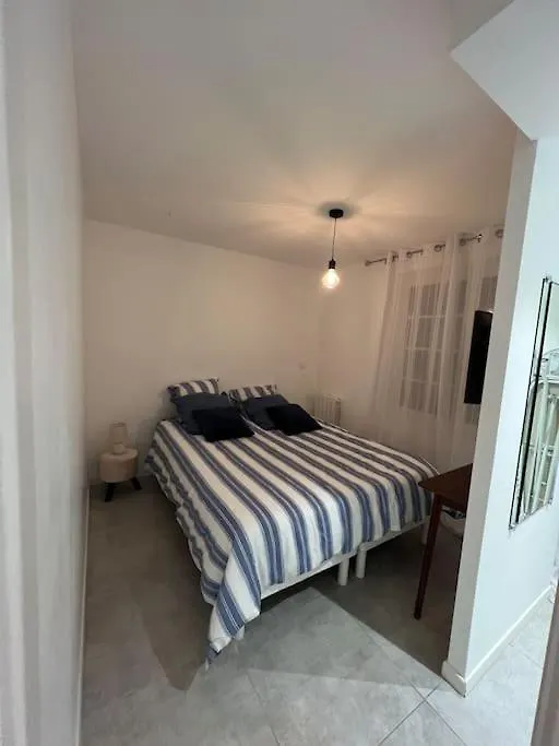 T3 Au Coeur D'Une Villa Moderne Frejus 0*,  France